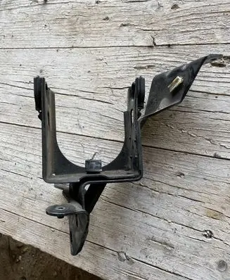 Audi A8 S8 D3 4E ABS pump bracket 4E0614119AA
