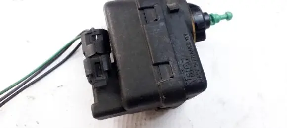 Renault Scenic I Headlight level adjustment motor 7700840141