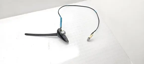 Toyota Avensis T270 Radio antenna 