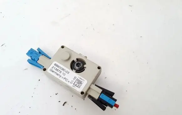 Antenna control unit
