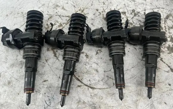 Skoda Superb B6 (3T) Fuel injectors set 0414720215 038130075AG