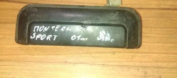 Mitsubishi Montero Front door exterior handle