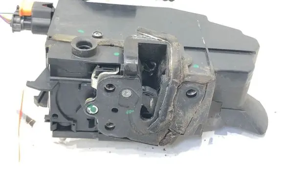 Peugeot 308 SW Front door lock 9810309680