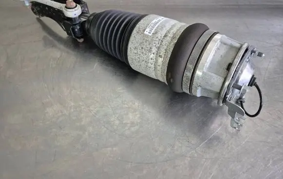 Volkswagen Touareg II Front shock absorber/damper 7P6616039K 131104215330 15140010894