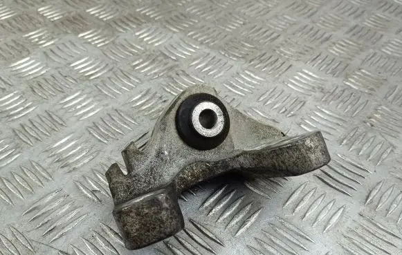 Jeep Cherokee Gearbox mounting bracket 68358710AC
