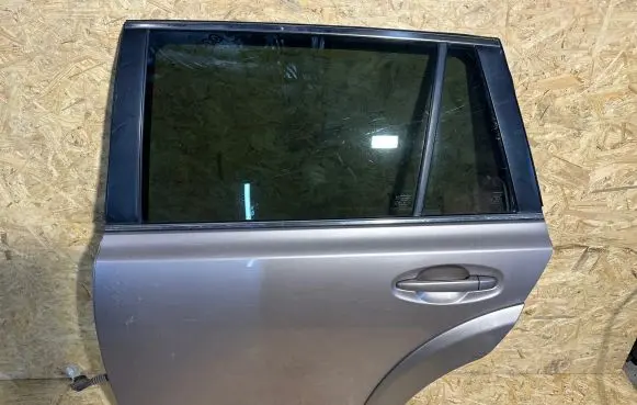 Subaru Outback Rear door