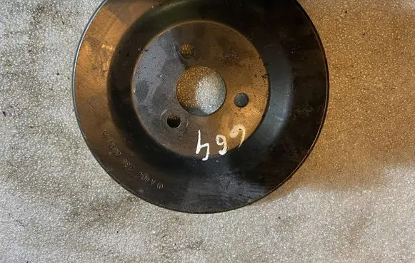 Mercedes-Benz Vito Viano W638 Power steering pump pulley a6042360010 6042360010