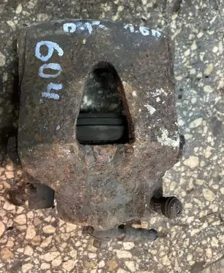 Volkswagen Golf V Front brake caliper