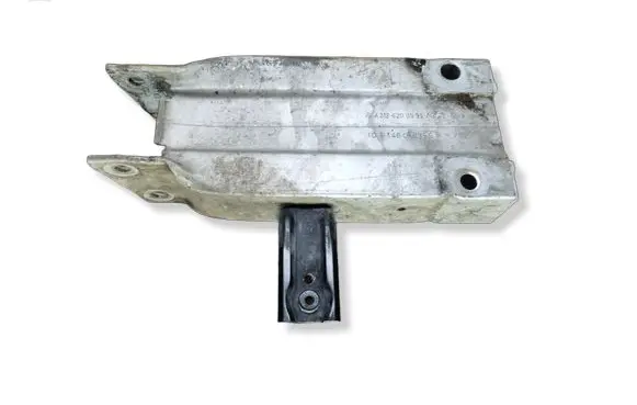 Mercedes-Benz E W212 Front bumper shock/impact absorber A2126200595