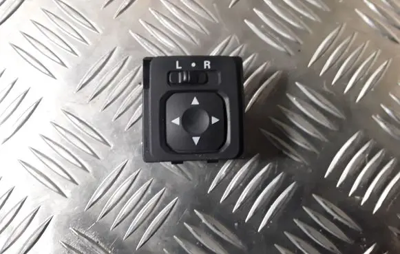 Mitsubishi Space Star Wing mirror switch 183570