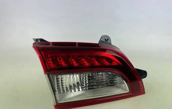 Subaru Outback (BS) Tailgate rear/tail lights 13260228