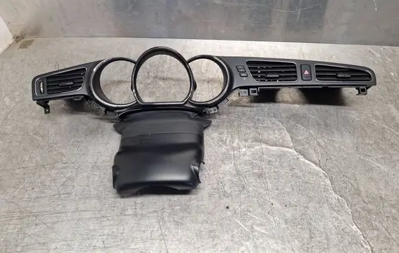 KIA Ceed Dash center air vent grill 84832A2000