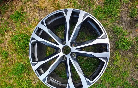 Audi A5 R20 alloy rim 8B3601025N
