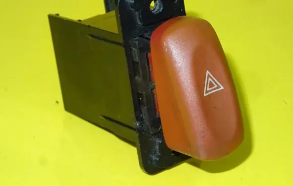 Suzuki Wagon R+ Hazard light switch 38431-83E0 3843183E0