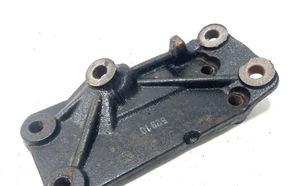 KIA Carens II Gearbox mounting bracket 60910