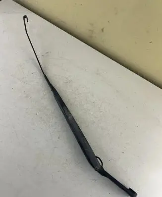 Hyundai Santa Fe Front wiper blade arm