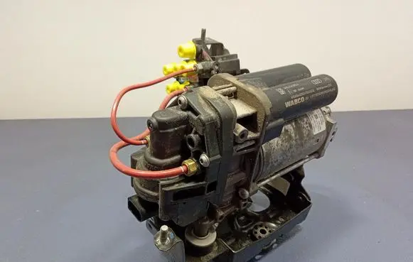 Audi Q7 4L Air conditioning (A/C) compressor (pump) 4M0616005H