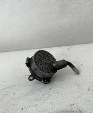 Mercedes-Benz C W203 Vacuum pump A6112300065
