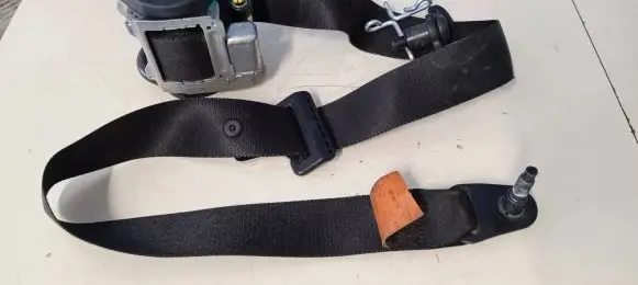 Ford Mondeo MK IV Front seatbelt 6G9N61294