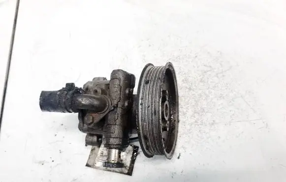 Audi A3 S3 8L Power steering pump KYB
