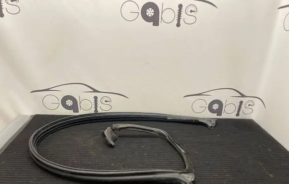 Bentley Continental Front door rubber seal 3W8867367