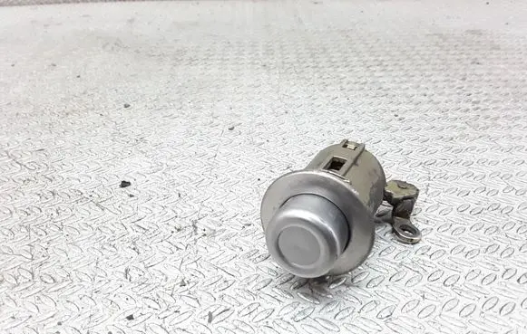 Opel Frontera A Tailgate glass/window release handle 