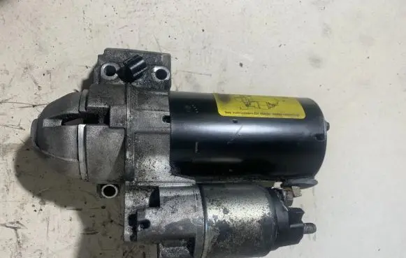 BMW 5 F10 F11 Starter motor 7801203