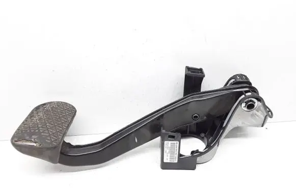 Mercedes-Benz C W204 Brake pedal A2042902001