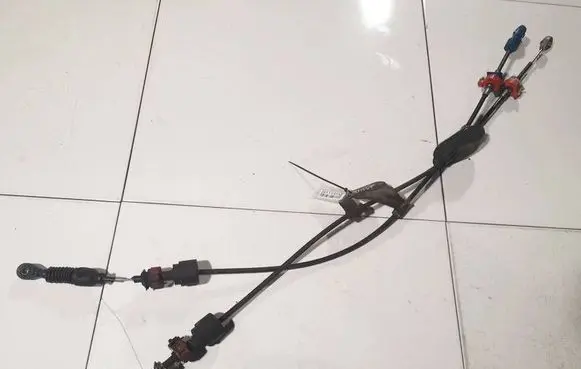 Nissan Qashqai Gear shift cable linkage 