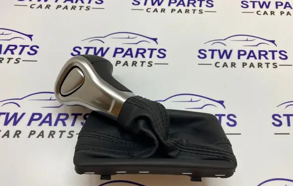 Audi A5 Gear shifter/selector 8K1713139R