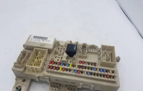 Ford Focus Fuse module 97RA000001 97RA012018