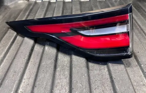 Land Rover Discovery 5 Rear/tail lights HY3213405CF