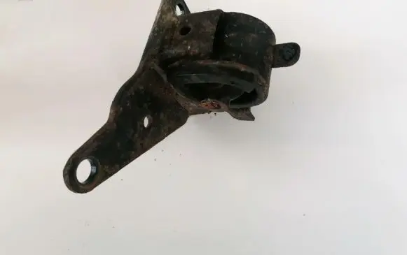 Toyota Avensis Verso Engine mount bracket 1237227040 12372-27040