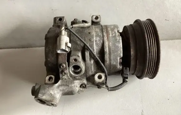 Toyota RAV 4 (XA20) Air conditioning (A/C) compressor (pump) 447220