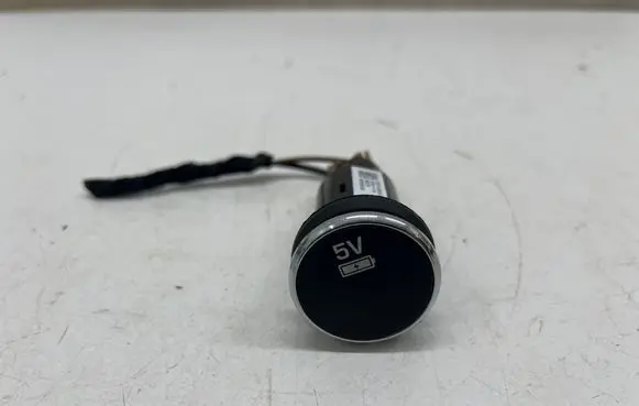 Land Rover Discovery 5 USB socket connector FK7219010DA