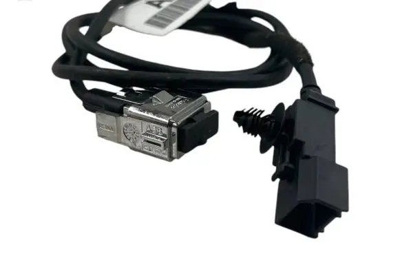 Ford Focus AUX in-socket connector am5t14d202