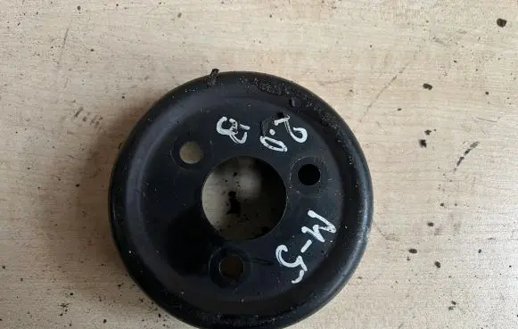 Mazda 5 Water pump pulley 
