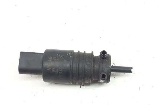 Volkswagen PASSAT B6 Windscreen/windshield washer pump 1K6955651 3122789