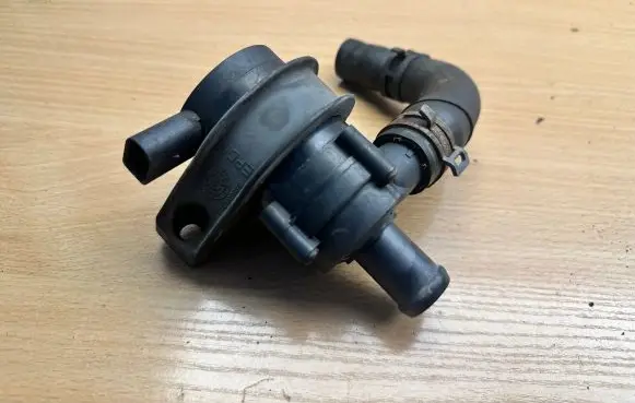 Volkswagen Golf Plus Electric auxiliary coolant/water pump 1K0965581F