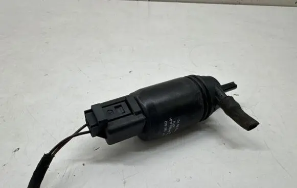 BMW X1 E84 Windscreen/windshield washer pump 7199567