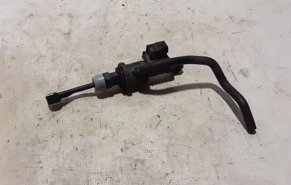 Dacia Sandero III Clutch master cylinder 306103335R