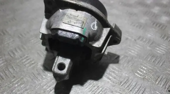 BMW 7 F01 F02 F03 F04 Engine mount bracket 677590602