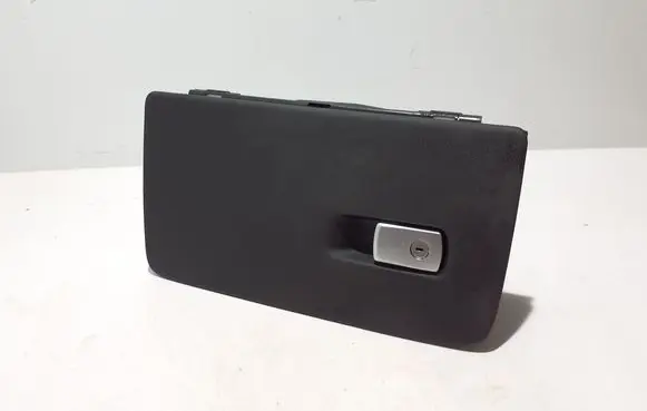Glove box