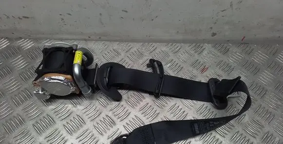 Lexus RX V Rear seatbelt 0846681