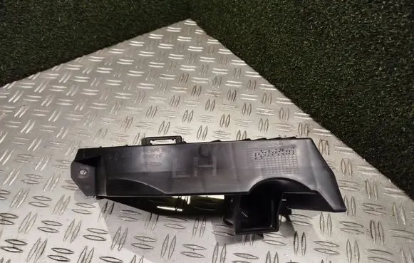 Rear bumper mounting bracket