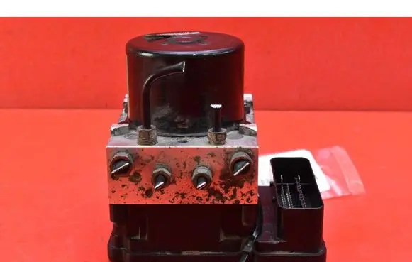 Ford Focus ABS Pump BV61-2C405-AF