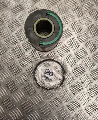 Volkswagen Touareg I Fuel filter PU1040X