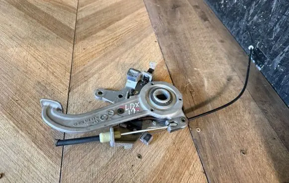 Mercedes-Benz S W220 Handbrake/parking brake lever assembly 2204200312