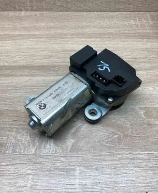 BMW 5 E39 Rear window wiper motor 8361640 172008