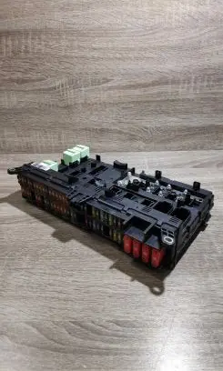 BMW 7 E65 E66 Fuse module 6947684